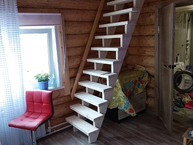 Изготовление и установка лестницы в доме в деревне Трошково