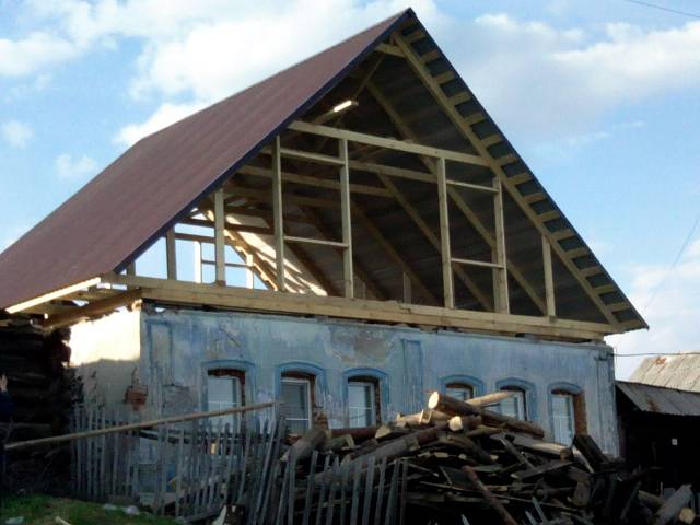 Возведение крыши частного дома в поселке Александровка